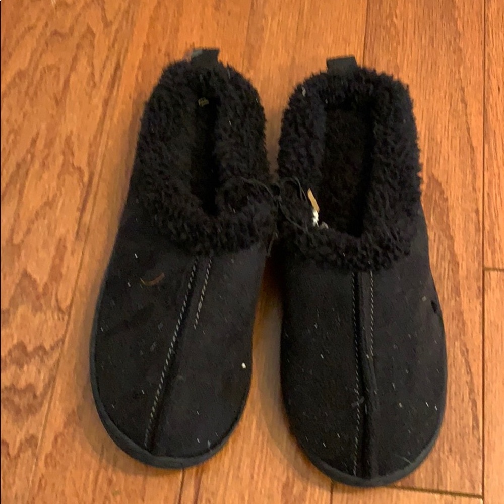 Black boys slippers size XL-4/5